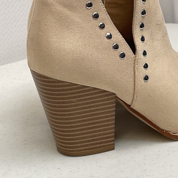 Studded Pointed Booties - Picture 7 of 8